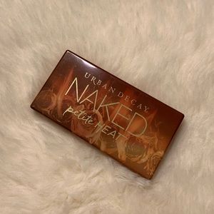 Urban Decay Naked Petit Heat Eyeshadow Pallet